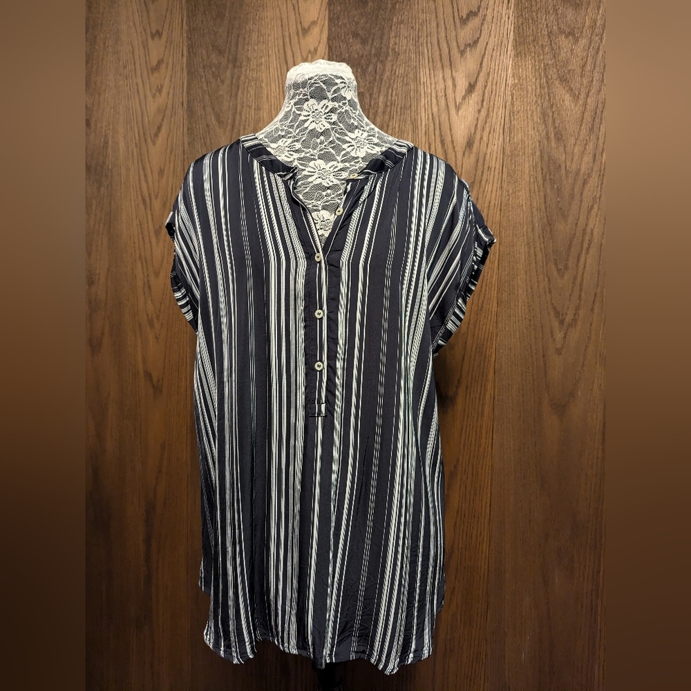 Loft Sleeveless Dress Shirt
